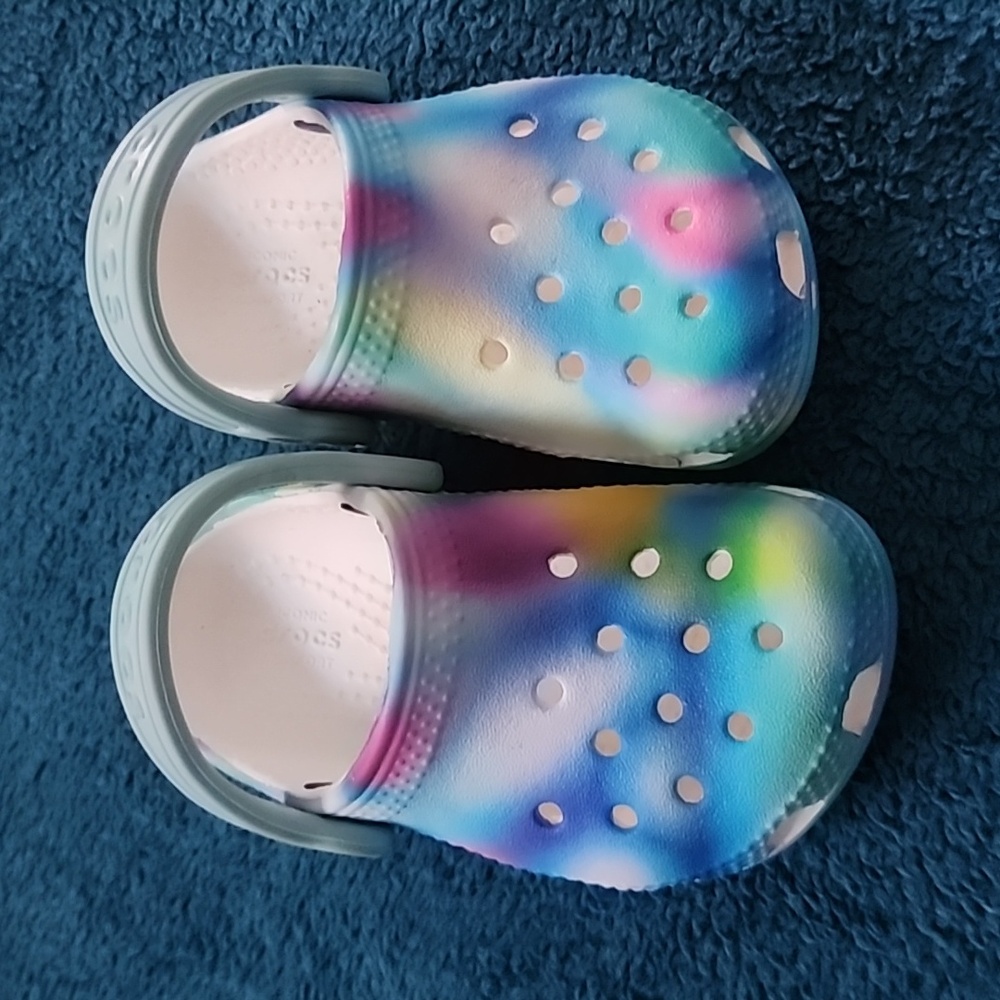 Toddler crocs